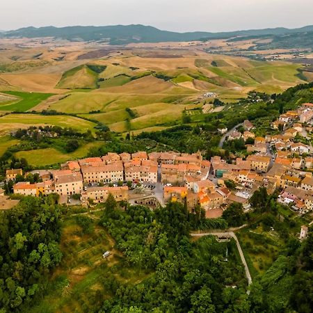 Il Sole Alla Terra Terricciola Eksteriør billede
