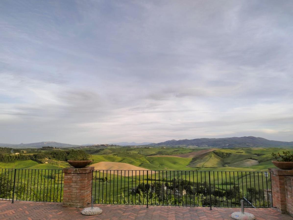 Il Sole Alla Terra Terricciola Eksteriør billede