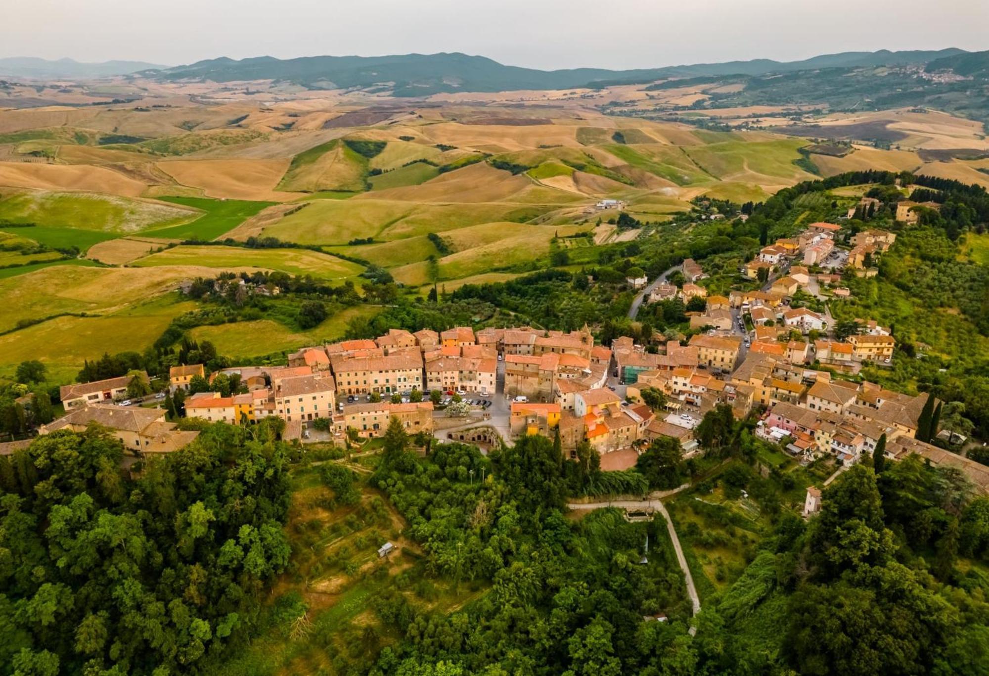 Il Sole Alla Terra Terricciola Eksteriør billede
